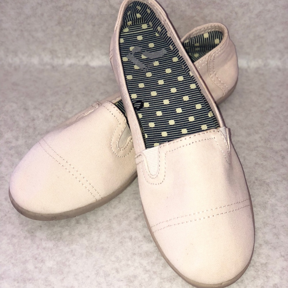 Report women shoes 👟